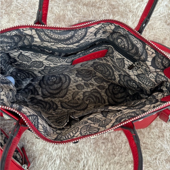 Carlos Santana red faux leather shoulder bag with silver studs - Picture 12 of 12